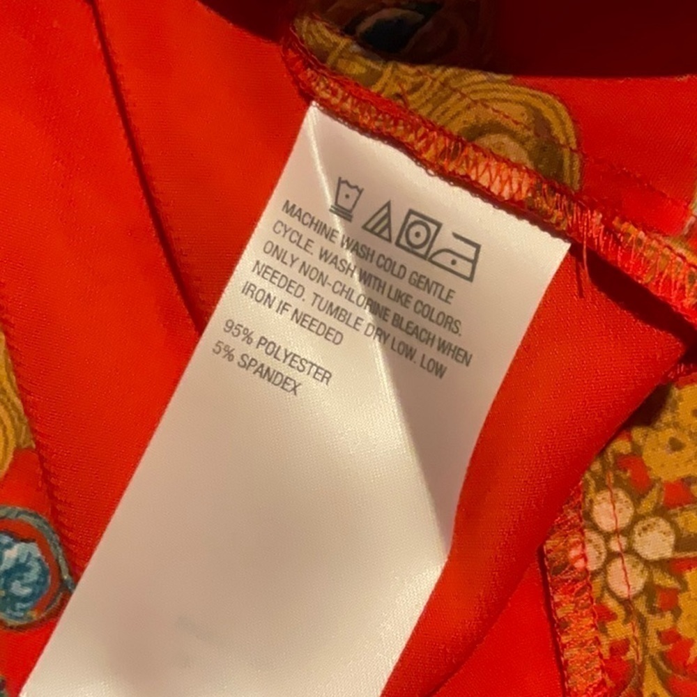 MOTTO Button Down Shirt - Picture 7 of 7